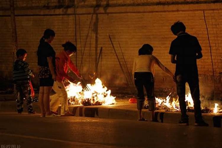 八月十五去祭奠逝去的亲人有啥说头吗？