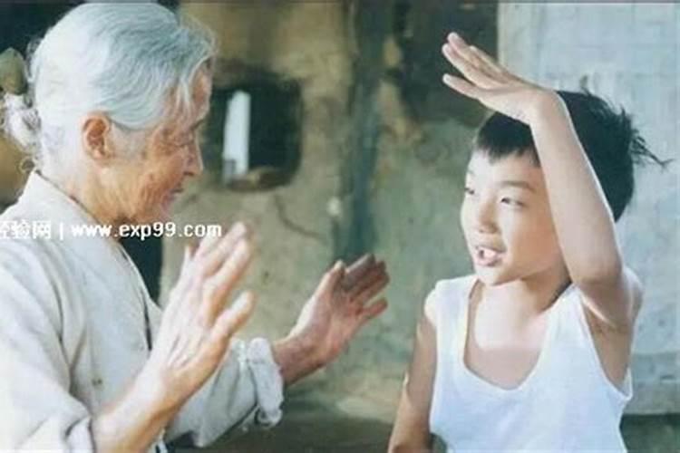 梦到过世的外婆还活着跟我说话