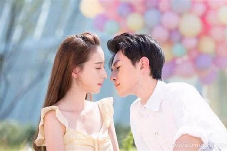 女人梦见公厕特别脏