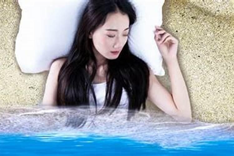 梦见好多水是什么征兆 为什么梦见好多水