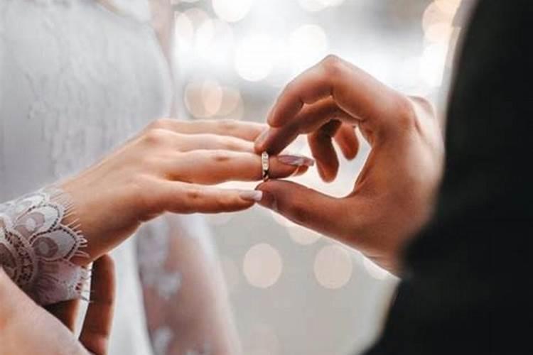 没钱没房没车为什么不能结婚