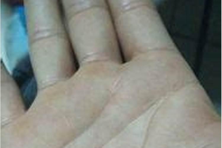 女人30岁手相看哪只手 左右手都需要看？