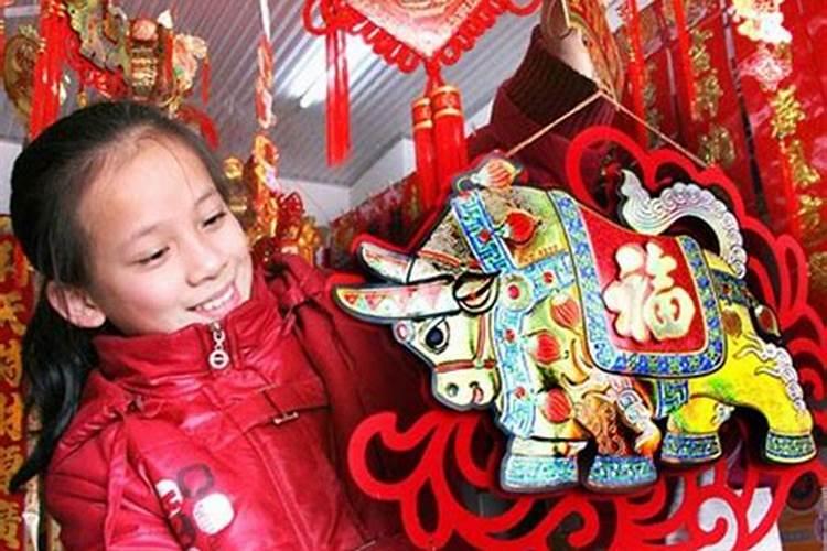 72年属鼠女2025年的运程和每月运势