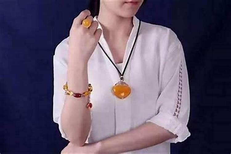 佩戴什么官运最旺运女