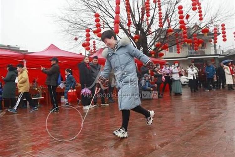 梦见狗向我扑来被主人制止