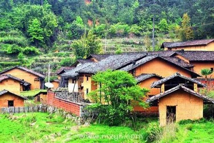 女人梦见回到小时候住的地方