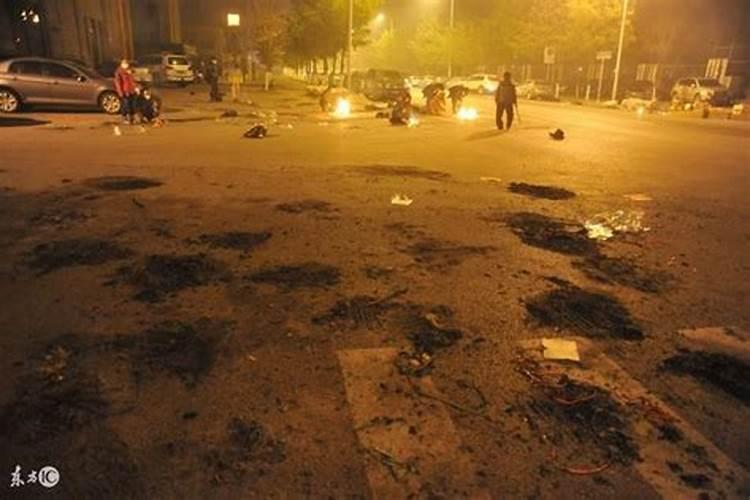 鬼节烧纸钱为什么不在三岔路口
