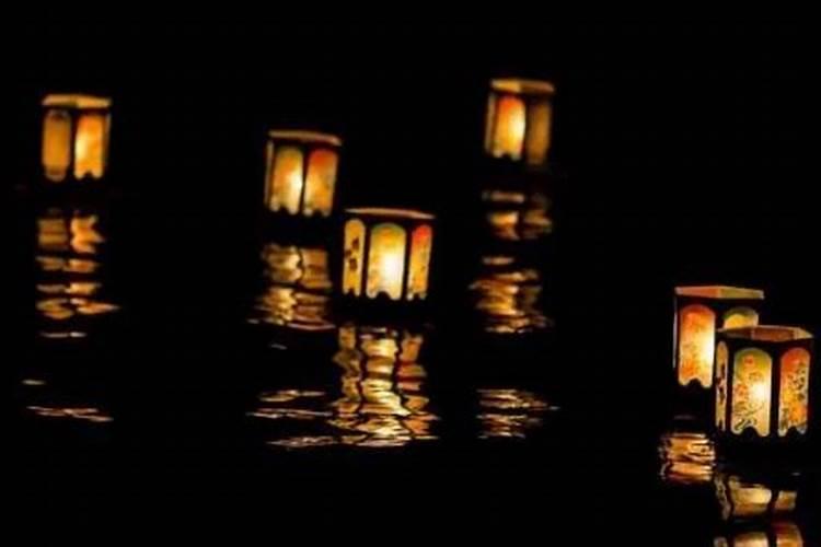 梦到亲人被蛇咬是什么意思