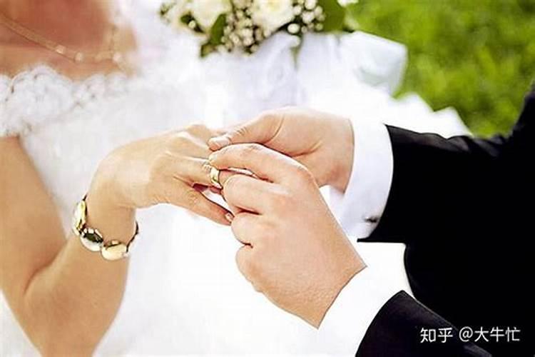 梦见前妻和别人结婚是什么预兆？