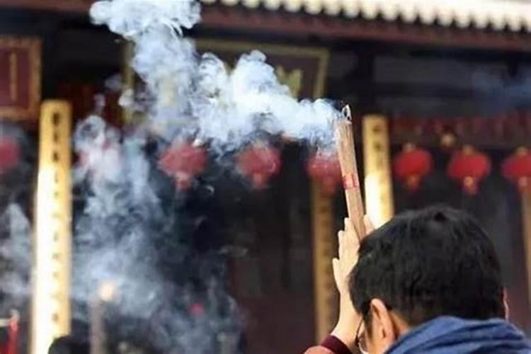 八字过硬的女人旺夫真的吗女人命硬要晚婚吗