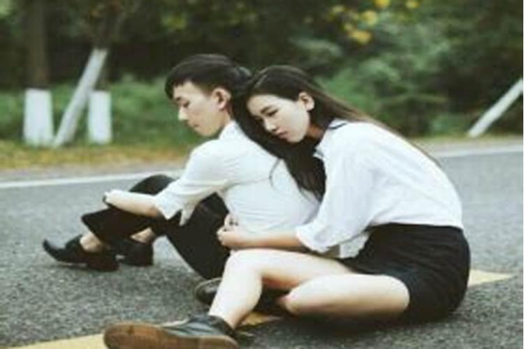 我想问问大师我们八字合不合？农历男:1981年七月十八日子时 女:1988年...