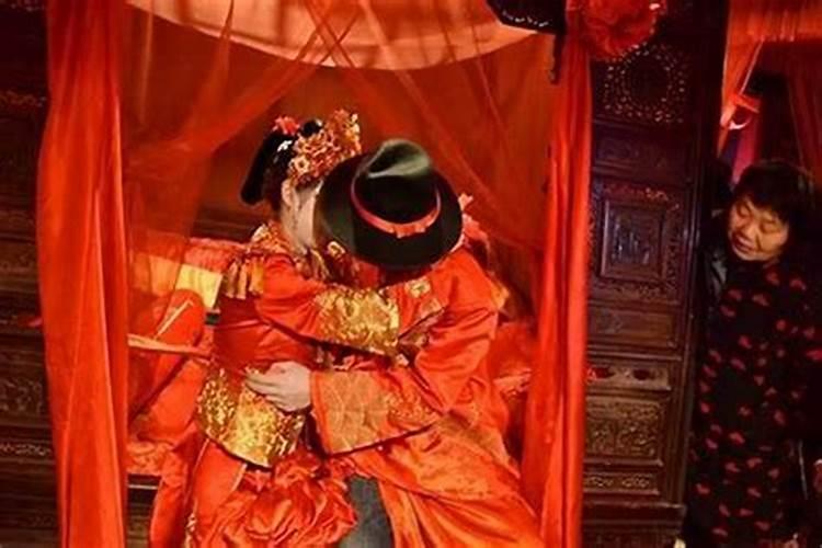 结婚为何要看生辰八字呢？一般要结婚的两个人,双方家长都会去算命...