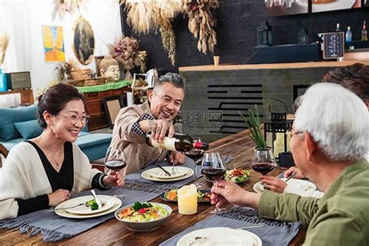 属鸡的2025年虚岁多少