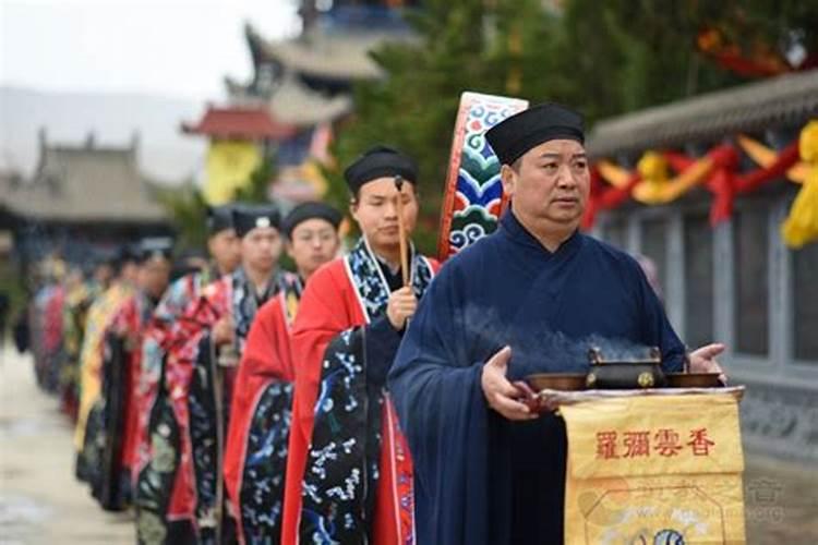 1965年属蛇人的灾难年龄 65年蛇女的婚姻与命运？