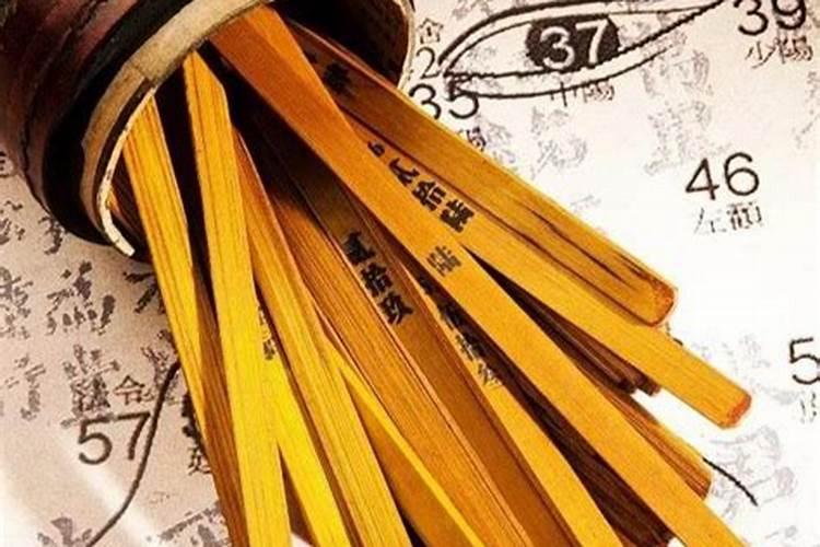 本命年必须穿红色内衣内裤吗 本命年戴红绳同样避邪提运？