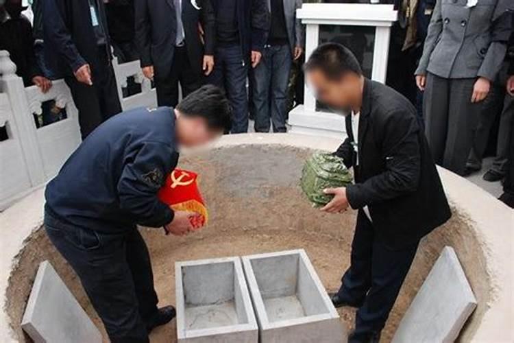 给坟坑平土以利于下葬的人有什么坏处