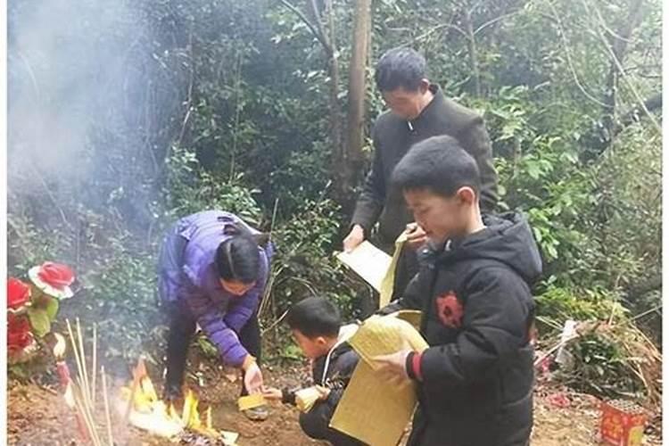 七月十五什么人不能上坟
