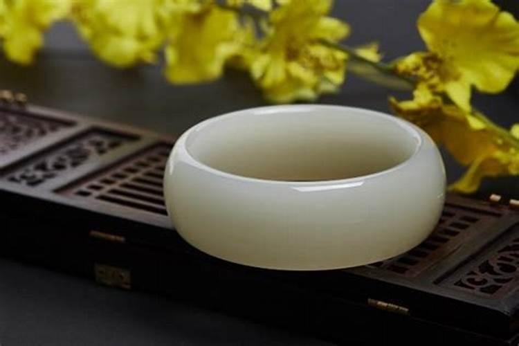 直播间一百多块钱的镯子买佘太翠还是岫玉还是翡翠