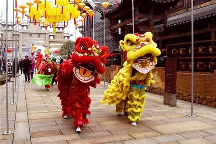出尔反尔真小人、言而无信食恶果这句话是指哪个生肖？