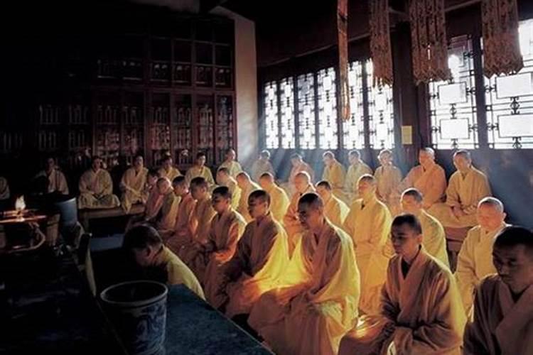 女居士和男众师父相处,怎样做最如法