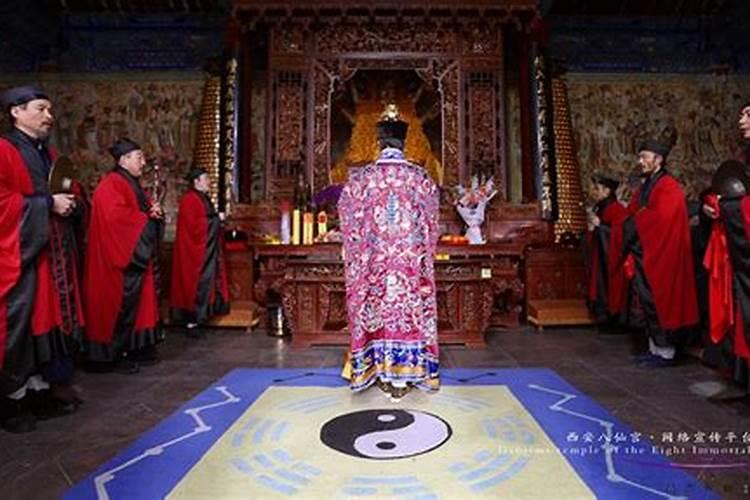 过两天想去白云观参加拜太岁法事,请问参加法事跟自己拜有何区别？参加法...