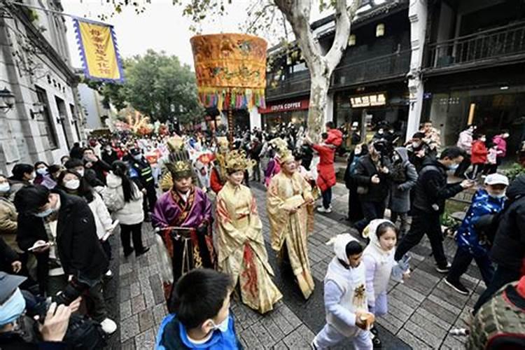 2024年正月初二上坟带什么贡品上坟需要注意什么
