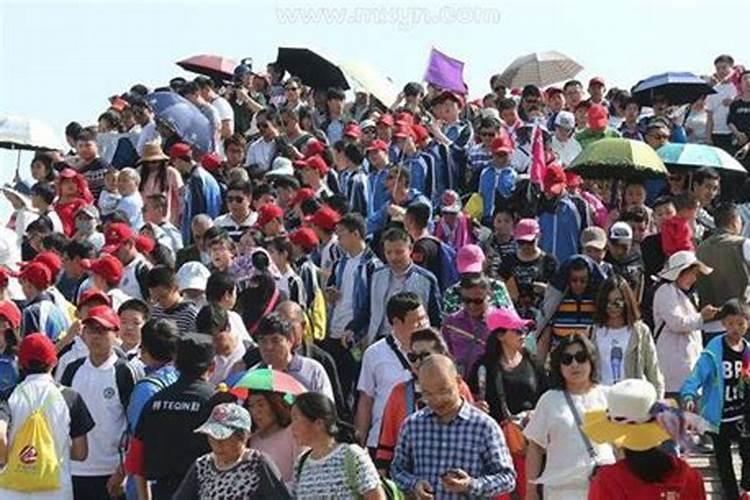 梦见很多陌生人在一起是什么征兆 梦见好多陌生人在一起
