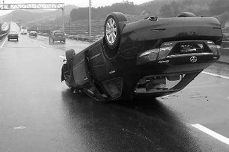 梦见死去的母亲一身是血