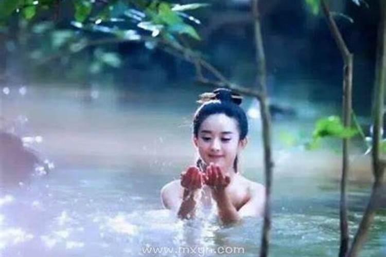 梦见妻子光整个的身体