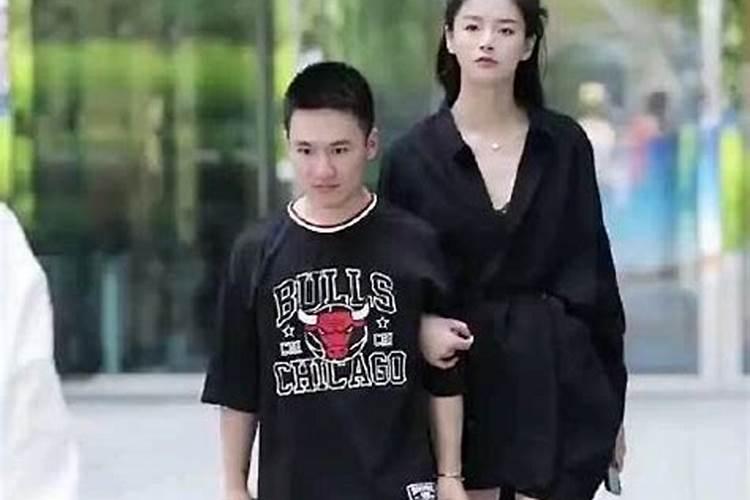 梦见女朋友长得比我高