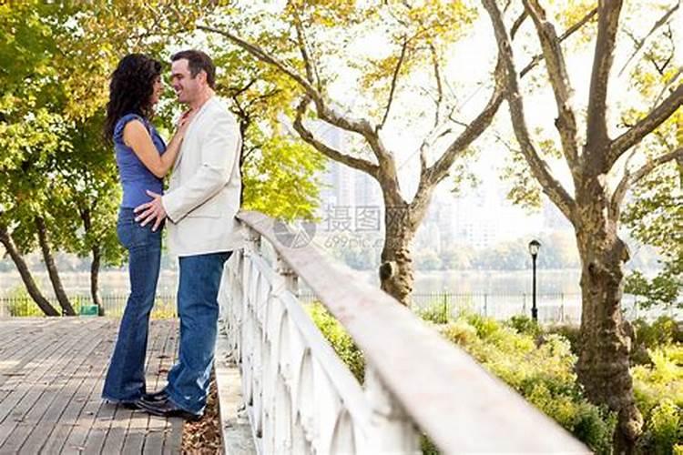 已婚男人带其她女人回家过性生活会对家人运程有何影响？