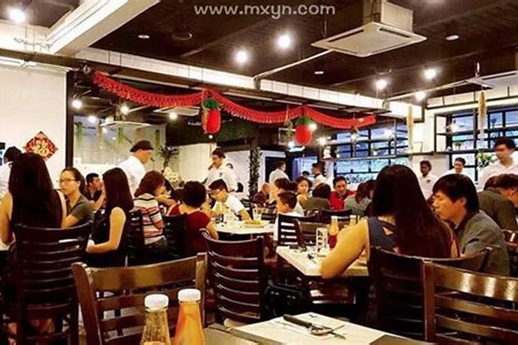 梦见饭店好多人吃饭有什么预兆