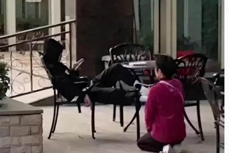 母亲梦见儿子回家