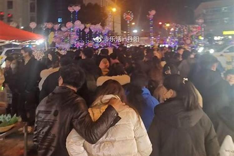 梦见上坟烧香放鞭炮的预兆