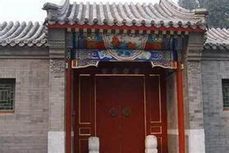 别墅大门风水的奥秘：如何营造和谐的居住环境？