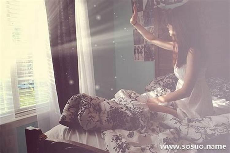 梦中情缘：梦见暗恋的人是心灵的呼唤还是幻想的错觉？
