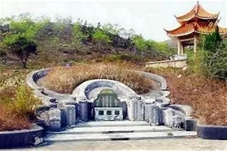 探究阴宅风水：如何判断埋坟风水的吉凶？