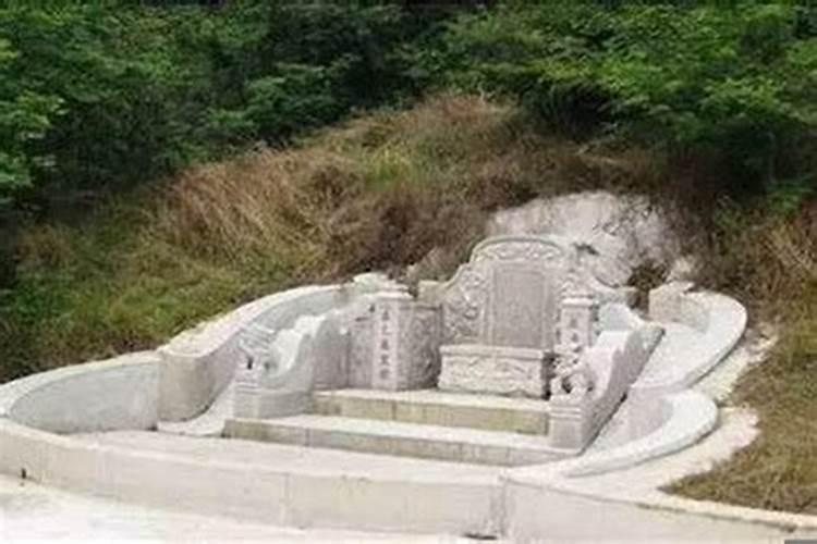 阴宅风水与家族财运：如何影响几代人的财富积累？
