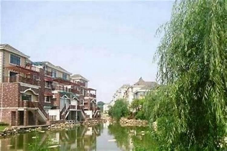 靠河的房子怎么样