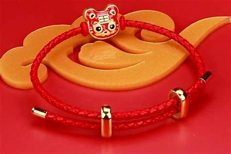 属虎本命年佩戴什么？