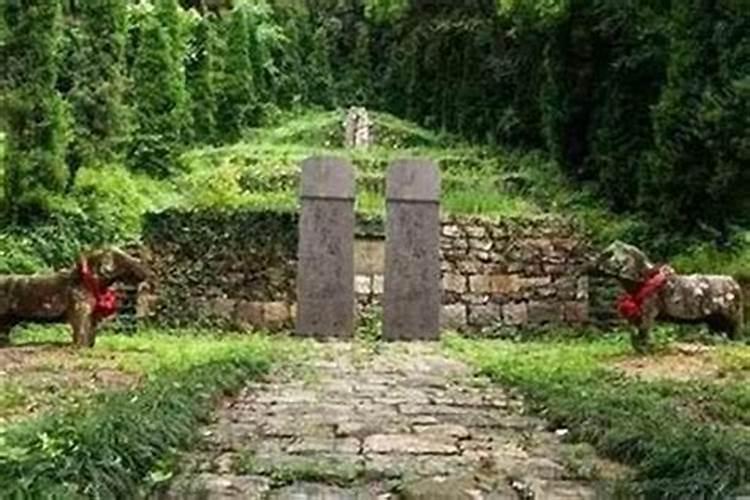 祖坟风水：后代福祸与禁忌？