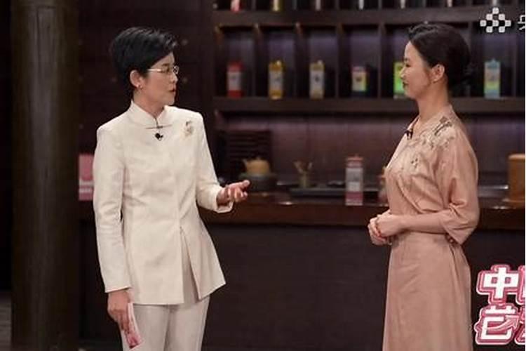 梦境中的蛇：寓意与心理解读
