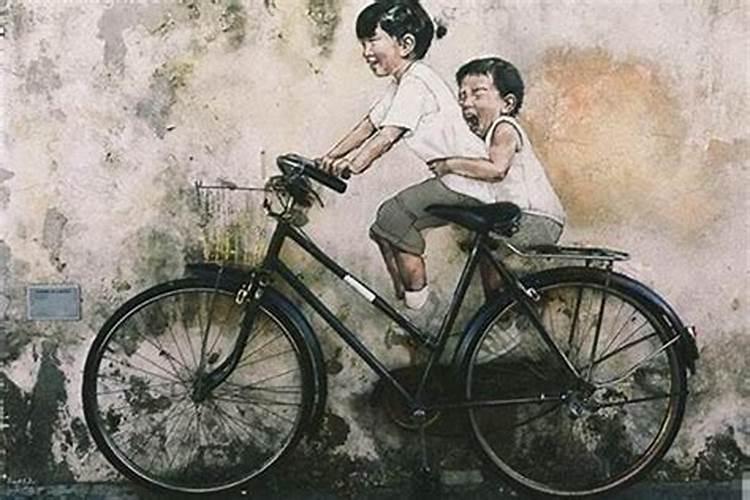 梦境的隐喻：解读梦见别人骑车摔倒的深层含义