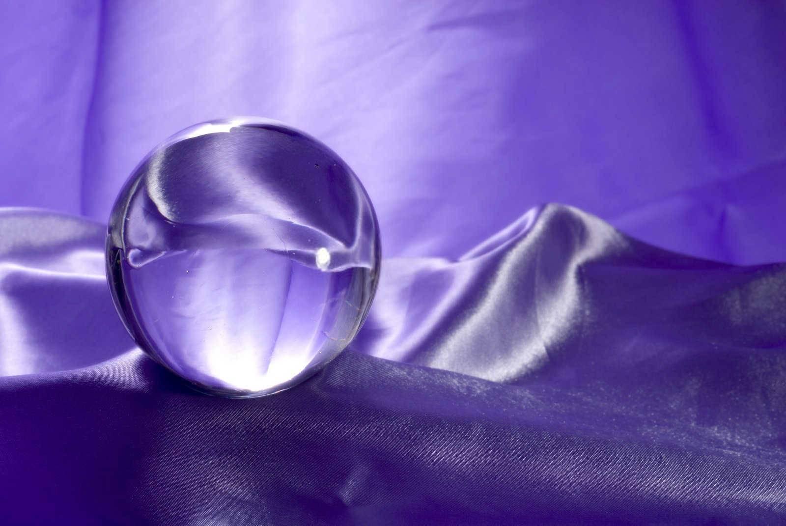 探究祖坟风水：奶奶的安息之所如何影响后代？