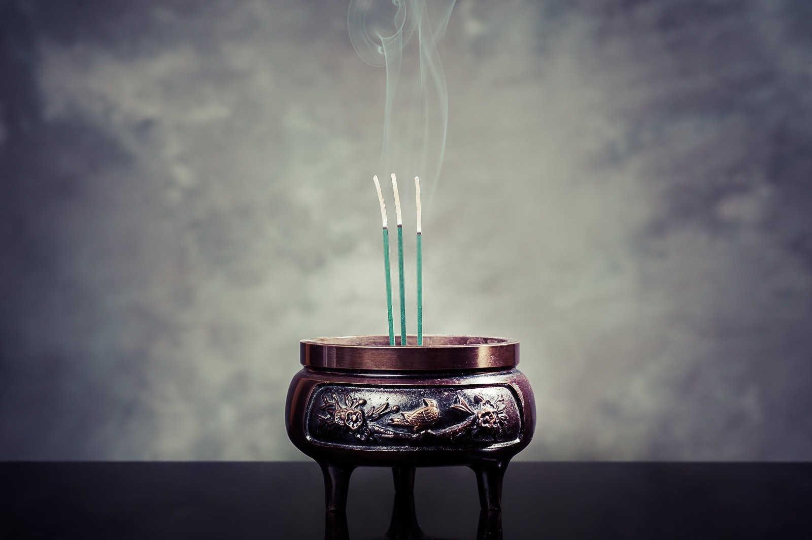 逝者如斯夫：风水视角下的坟墓与投胎之谜
