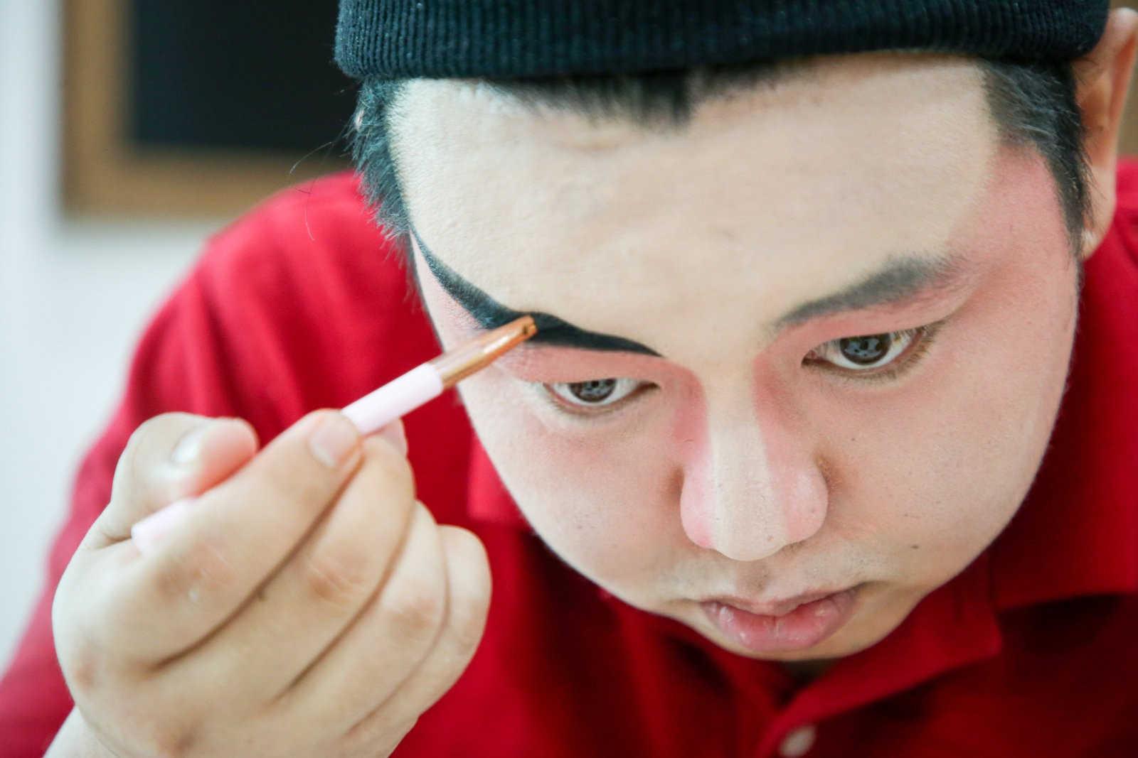 揭秘生肖财运：属猪与哪个生肖最合财？