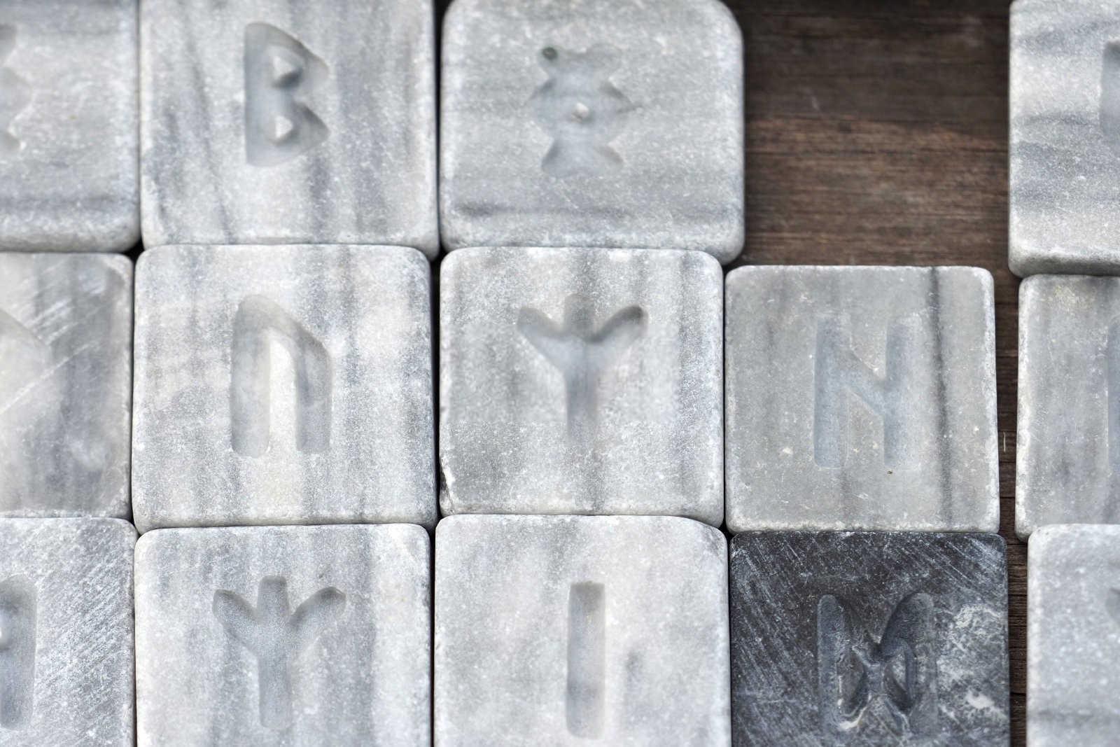 风水尺的奥秘：如何正确测量门的尺寸以促进家居和谐？