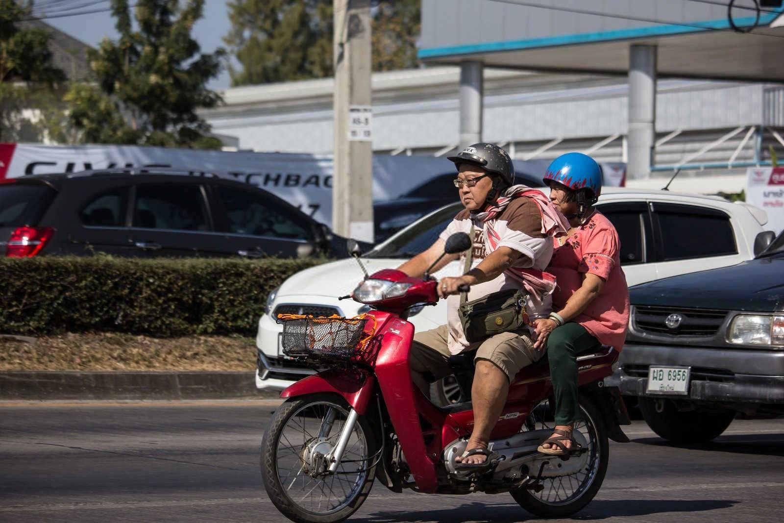 梦到活人的墓地着火什么意思？